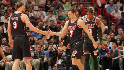  热火主场连胜遭终结无缘东部前三  