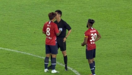  VAR争议判罚引发主帅集体炮轰  