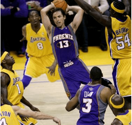  利拉德60分创球队季后赛得分纪录  